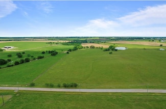 635 W A Neel Rd, West, TX 76691