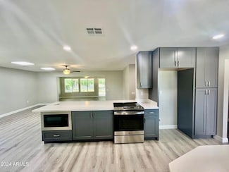 9012 N 109th Dr Unit 9, Sun City, AZ 85351