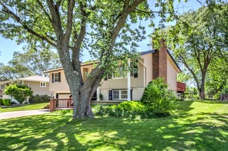 1817 Hartmann Dr, Schaumburg, IL 60193