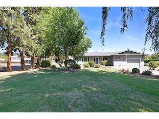 1359 Quail Ln, Roseburg, OR 97471