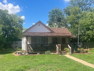 216 W Saint Louis St, Conway Springs, KS 67031