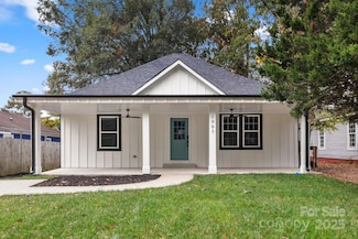 1905 Umstead St, Charlotte, NC 28205