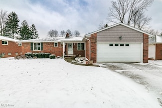 6783 Larchmont Dr, Cleveland, OH 44124