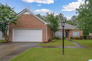 127 Crestmont Ln, Pelham, AL 35124