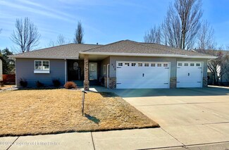 890 Eaton Dr, Dickinson, ND 58601