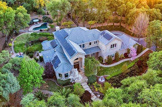 215 Oak Brook Ct, Auburn, CA 95602
