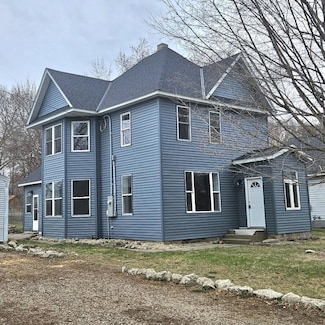 110 Riverside Ave NW, Melrose, MN 56352