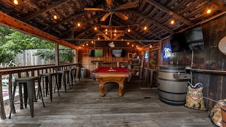 309 Fulton St, Fredericksburg, TX 78624