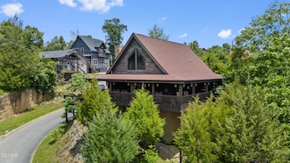 2028 Eagle Feather Dr, Sevierville, TN 37876