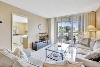 9311 Orange Grove Dr Unit 210, Davie, FL 33324