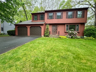 15 Old Village Ln, Unionville, CT 06085