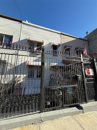 950 Rev James A Polite Ave, Bronx, NY 10459