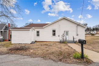 20 Sirrine St, Seneca, SC 29678