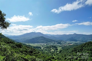 114 Trails End Ln, Waynesville, NC 28785