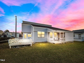 220 Makepeace Ln, North Topsail Beach, NC 28460