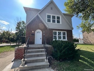 1709 Oak St, Wyandotte, MI 48192