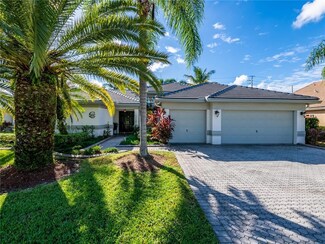 3573 W Tree Tops Ct, Davie, FL 33328