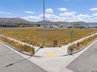 325 Davis Dr, Evanston, WY 82930