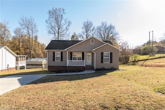 1809 Augusta Dr, Thomasville, NC 27360