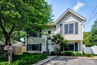 8 Standring St, Cumberland, RI 02864