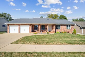 4933 Twilight Dr, Dubuque, IA 52002