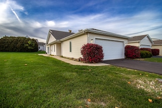 9976 Pheasant Ln, Saint John, IN 46373