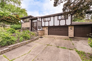 4045 Blue Willow St, Irwin, PA 15642