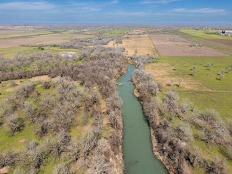 1112 County Road 255, Gonzales, TX 78629