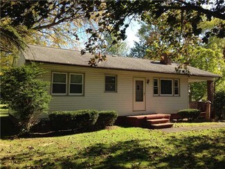 3740 Saranac Dr, Sharpsville, PA 16150