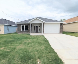 1708 E Avenue G, Lampasas, TX 76550