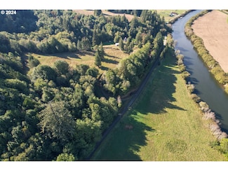 2 Stian Smith Ln, Coosbay, OR 97420