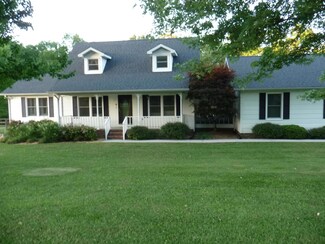 4826 Rolling Meadows Ln, Signal Mountain, TN 37377