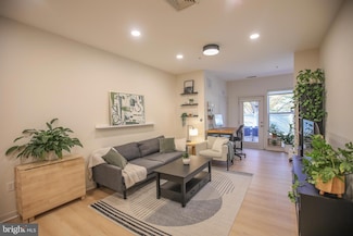 8045 Newell St Unit 112, Silver Spring, MD 20910