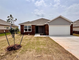 1208 E Stetson Ln, Mustang, OK 73064