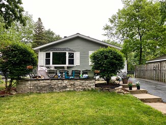 549 N Ravine Dr, Round Lake Park, IL 60073