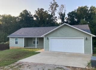 371 Meadow View Dr, Poplar Bluff, MO 63901