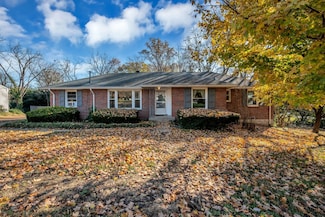 5216 Trousdale Dr, Nashville, TN 37220