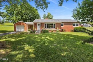 2218 N Greenwood Dr, Johnson City, TN 37604