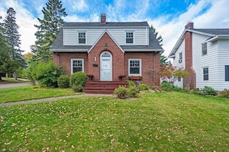 2801 E 1st St, Duluth, MN 55812