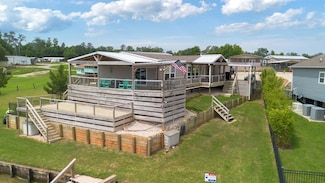 620 Lagoon Dr, Pointblank, TX 77364