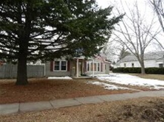 619 S Wacouta Ave, Prairie Du Chien, WI 53821