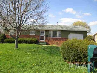 617 Cherry St, Hopedale, IL 61747