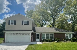 2864 Chestnut Rd, Seven Hills, OH 44131