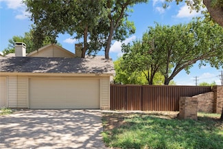 1447 Palmnold Cir W, Fort Worth, TX 76120