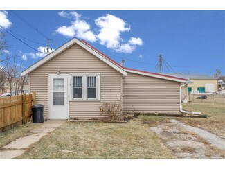110 1st St S, Coggon, IA 52218