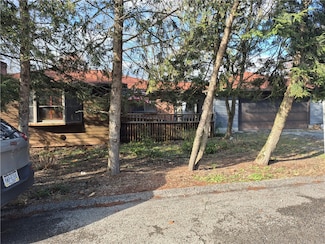 352 3rd St, Belle Vernon, PA 15012