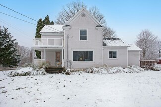 8494 36th St SE, Ada, MI 49301