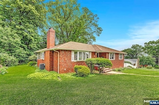 42 Cecilia Dr, Wayne, NJ 07470
