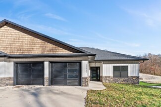 22239 255th St, Delhi, IA 52223