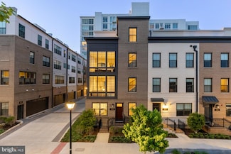 215 Montgomery St, Alexandria, VA 22314